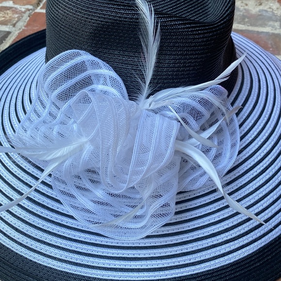 🌹NEW 🐎 Kentucky Derby Two-Tone Wide Brim Elegant Hat - Picture 3 of 16